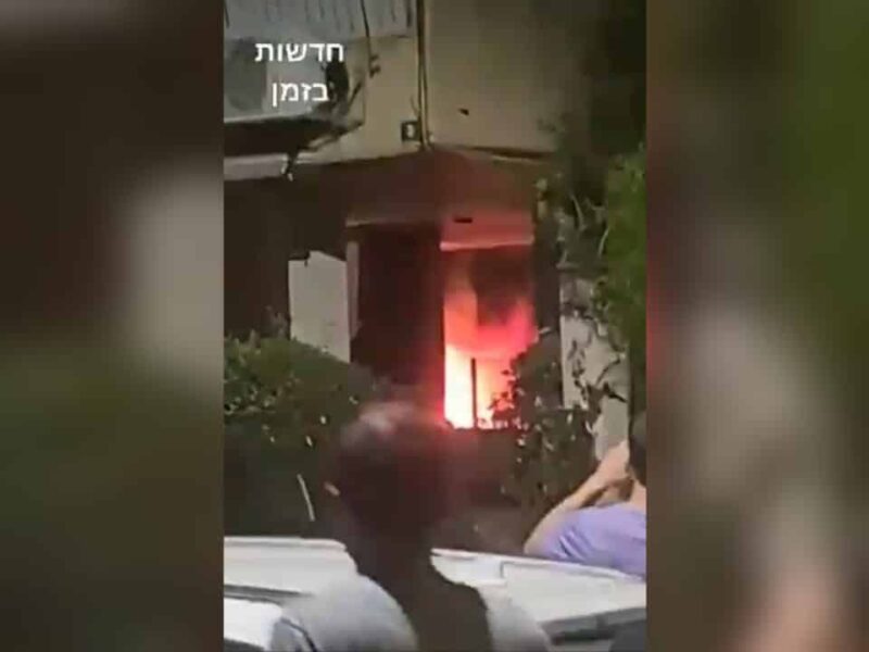 [Video] Petah Tikva rosak teruk terkena tiga butir bom kiriman Al Qassam