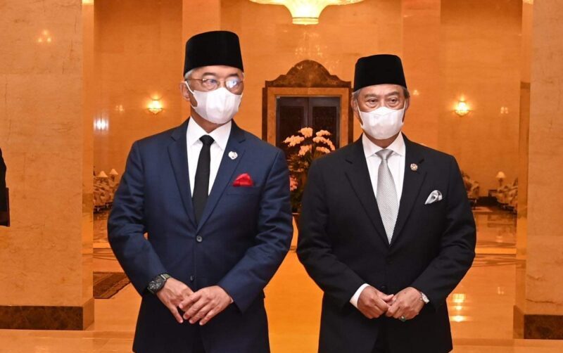 Agong boleh pecat Mahiaddin jika gagal adakan sidang Parlimen segera, kata Pakar Perlembagaan