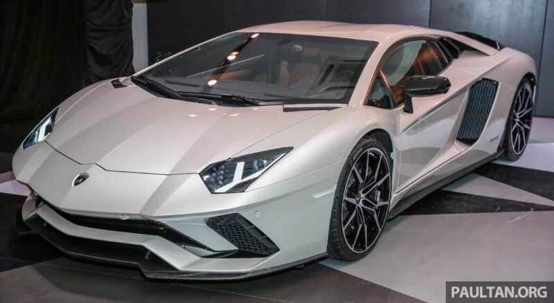 Ahli perniagaan didakwa terlibat aktiviti pengubahan wang haram untuk beli Lamborghini RM1.8 juta