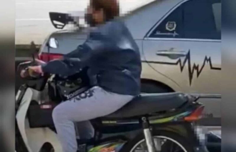 Polis kesan wanita bergelang ‘pink’ tunggang motosikal