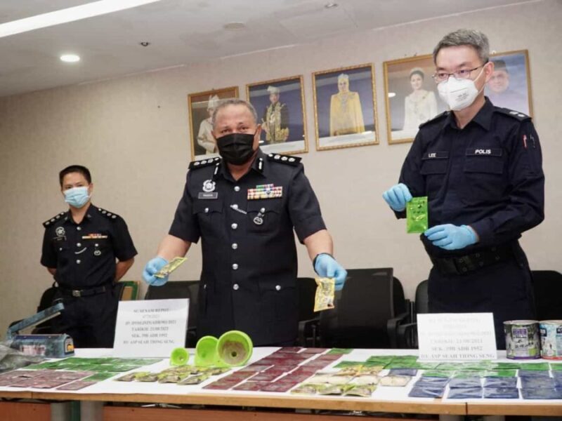 Polis rampas 89 peket minuman berperisa buah dicampur serbuk dadah