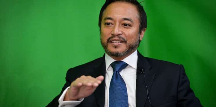 Apa jadi dengan dasar Umno – ‘No Anwar, No DAP’, soal Isham Jalil