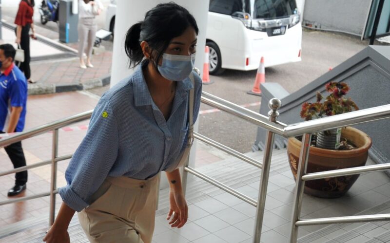 Basikal lajak: Peguam ini jelaskan mengapa jurujual wanita ini kekal dibebas, dilepaskan Basikal lajak: Peguam ini jelaskan mengapa jurujual wanita ini kekal dibebas, dilepaskan
