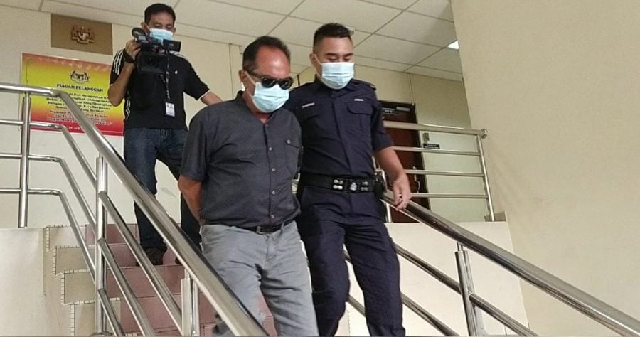 Bekas polis marin didenda RM100,000 kerana ‘makan’ suapan