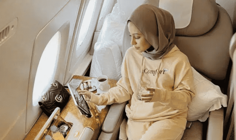 Tular Tasnim Shah UiTM naik 1st Class Emirates RM30K dikecam netizen, anggap rampas hak pelajar B40