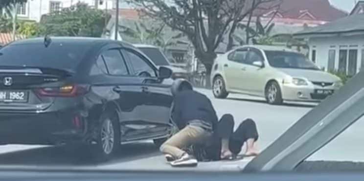 [Video] Netizen kecam lelaki belasah warga emas di tengah jalan