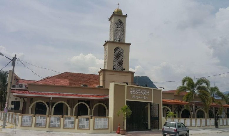 Masjid pertama guna jam matahari Rukhamah tentu waktu solat