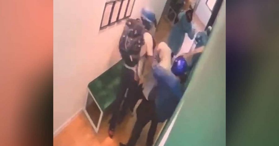 [Video] Dua lelaki bersenjata parang rompak klinik gigi