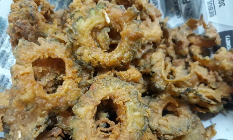 Hanya guna dua bahan, ini cara masak peria goreng crispy yang sedap dan tak pahit Hanya guna dua bahan, ini cara masak peria goreng crispy yang sedap dan tak pahit