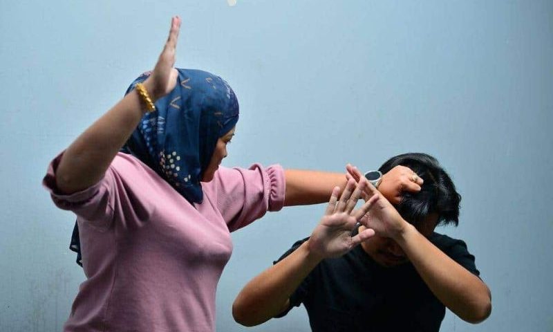 “Bila isteri maki dan pukul aku jadi takut sendiri tapi bila dia kantoi dengan ramai lelaki, akhirnya aku nekad” “Bila isteri maki dan pukul aku jadi takut sendiri tapi bila dia kantoi dengan ramai lelaki, akhirnya aku nekad”