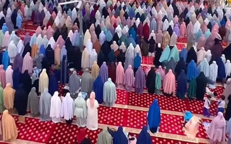 Saf wanita putus & solat berkelompok, perkongsian ini dedah realiti sebenar berjemaah di masjid