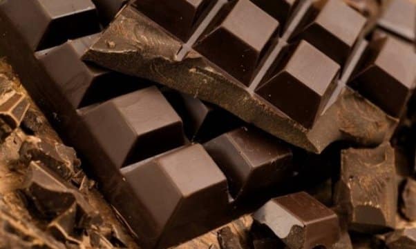 Kanak-kanak perempuan kritikal, muntah darah lepas makan coklat