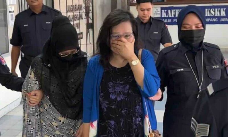 Dua wanita 50-an bersenjatakan pistol, penyembur lada didakwa rompak lelaki RM300,000
