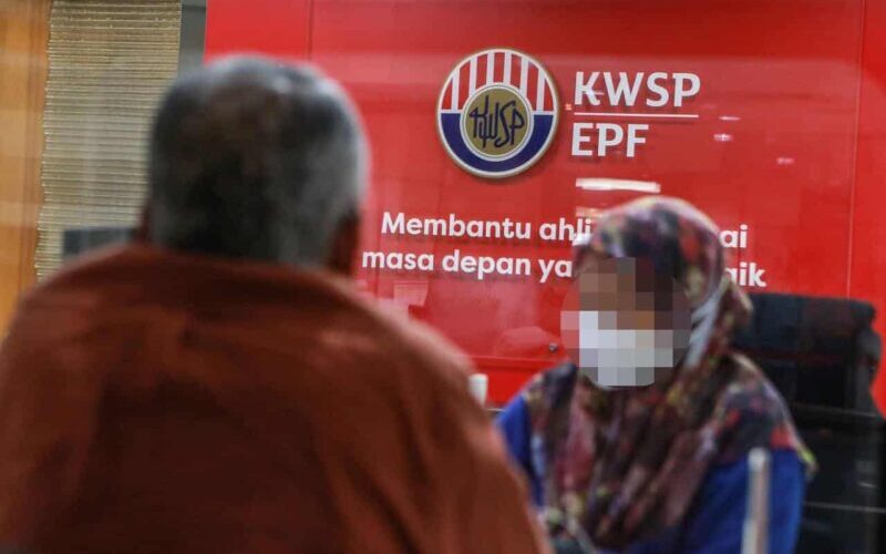 “Sekarang salahkan anak tak bagi duit bulanan” – 30 tahun kerja, duit KWSP RM700k habis dalam masa tiga tahun