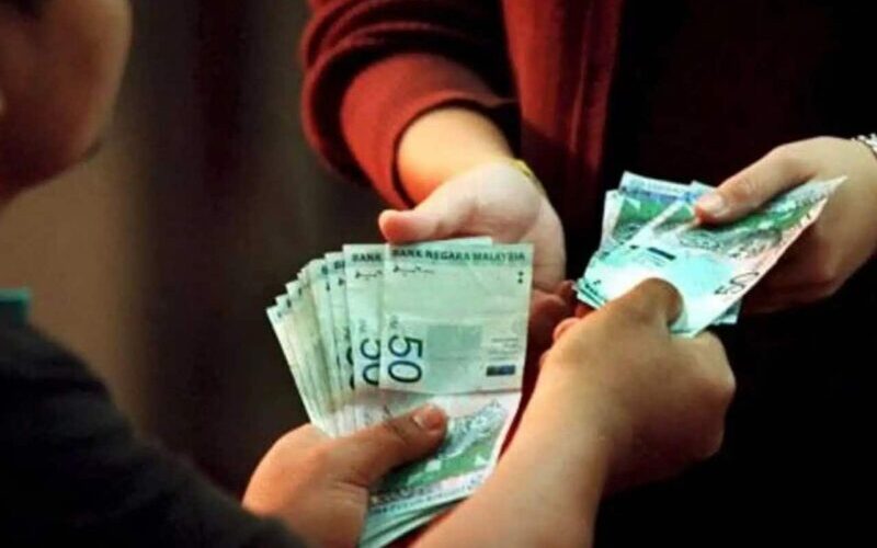 “Mentua kerja, gaji RM10k” – Baru naik gaji tapi suami utamakan ibu, duit nafkah pun kadang isteri tak dapat