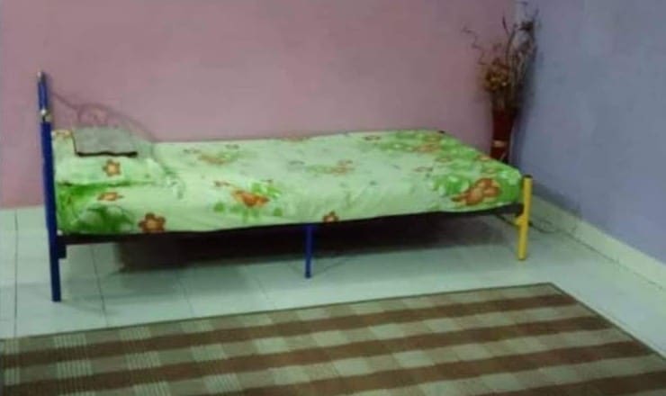 Pemilik rumah dikecam kerana sewakan ruang tamu dengan 1 katil ‘single’ pada harga RM170