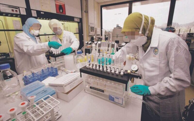 “Susah nak dapat kerja” – Netizen saran lepasan SPM elak ambil sains tulen di universiti
