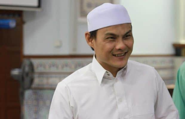 “Belajar dengan guru yang betul” – Isteri jadi penyelamat, Adam Corrie kongsi kisah nyaris ikut ajaran sesat