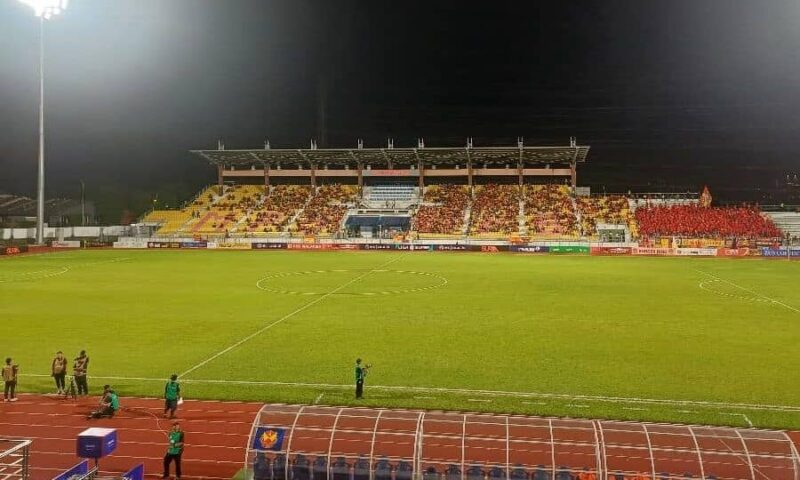 Keluar kata kesat kepada media, pegawai Selangor FC ‘diharamkan’ berada di padang & stadium