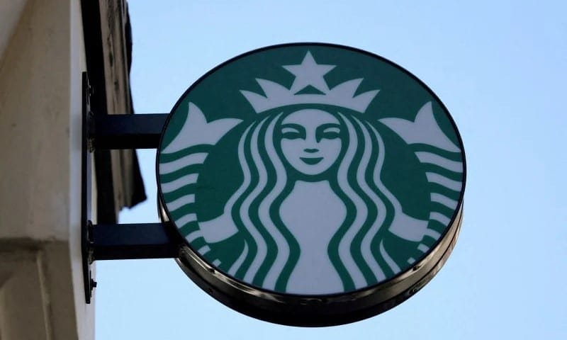 Keuntungan Starbucks merosot, berusaha untuk pulih semula