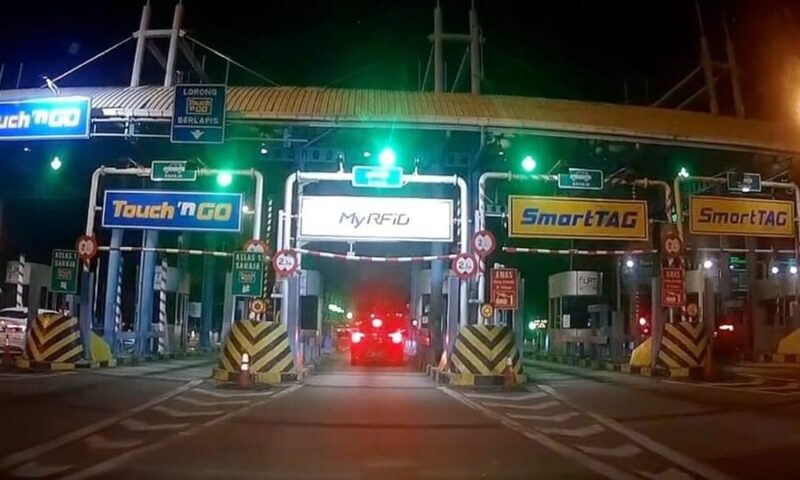 Lelaki ini kongsi taktik ‘scam’ lorong tol RFID