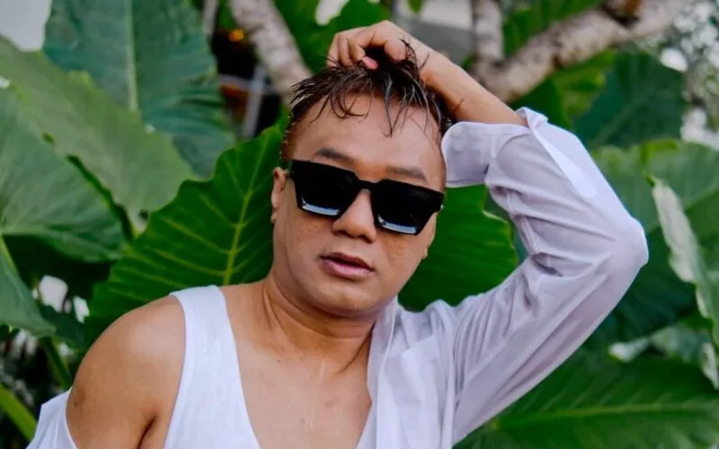 “Kenapa netizen kata saya rosakkan lagu?” – Kelly Azman “Kenapa netizen kata saya rosakkan lagu?” – Kelly Azman