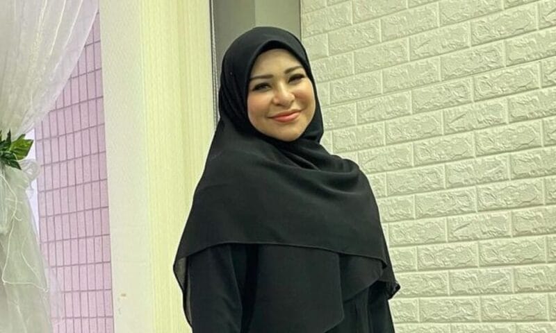 “Panas tapi rasa sejuk macam sedang bogel, ada bisikan suruh pakai selendang” – Zila Bakarin kongsi detik hijrah