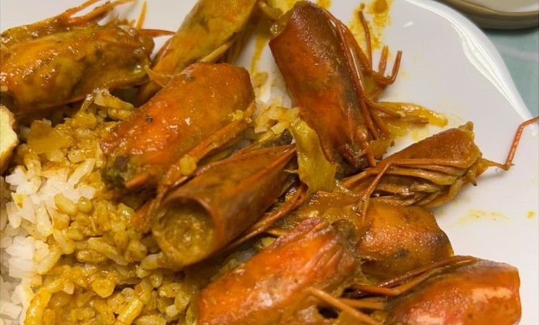 “Dapat hisap otak pun jadi lah” – 10 tahun isteri berkorban makan kepala udang, isi untuk suami & anak