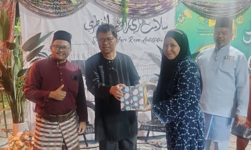 Asmuni turun padang, rai komuniti Meru Perdana 2 dalam suasana raya meriah Asmuni turun padang, rai komuniti Meru Perdana 2 dalam suasana raya meriah
