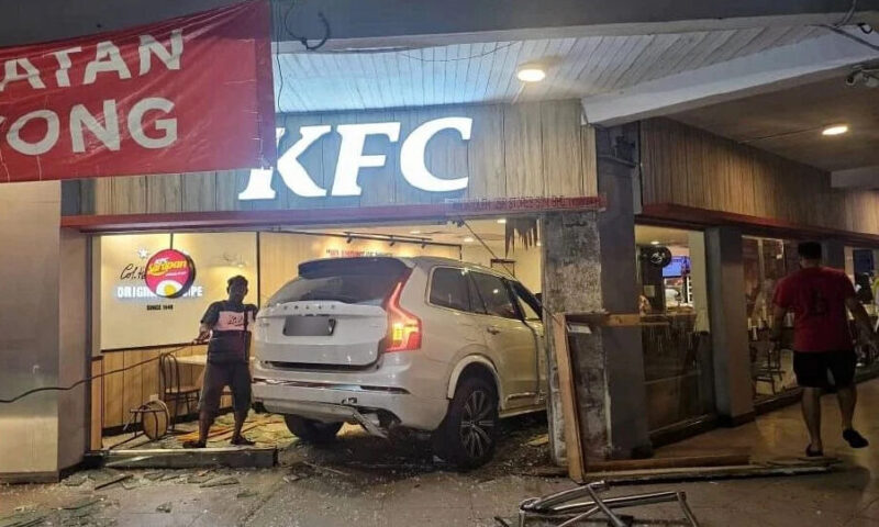 Warga emas cedera SUV rempuh KFC meninggal dunia Warga emas cedera SUV rempuh KFC meninggal dunia