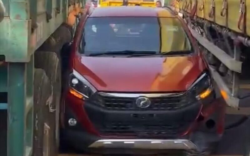 Tular Axia pandu lawan arus hingga terhimpit dua lori, rupanya salah masuk lorong Tular Axia pandu lawan arus hingga terhimpit dua lori, rupanya salah masuk lorong