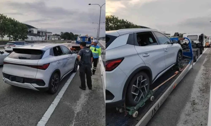“4 tayar seperti dikunci” – Sekeluarga berdepan detik cemas, SUV elektrik brek sendiri di lorong kanan “4 tayar seperti dikunci” – Sekeluarga berdepan detik cemas, SUV elektrik brek sendiri di lorong kanan