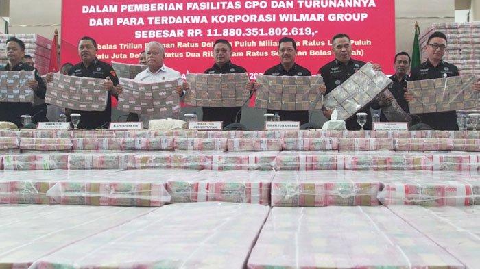 Skandal rasuah minyak sawit, wang bernilai RM3.6 bilion disita Skandal rasuah minyak sawit, wang bernilai RM3.6 bilion disita