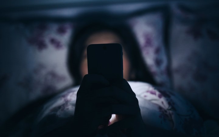 “Rasa janggal sebab..” – Wanita pelik suami minta layan nafsu secara VC