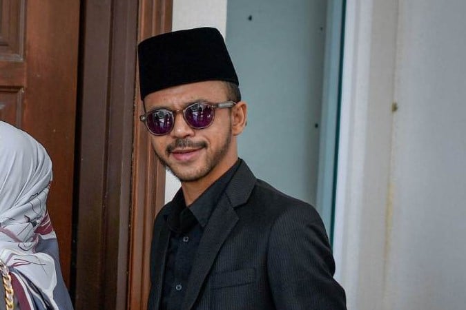 Along Cham dedah tiga bukti punca jatuh lafaz taklik
