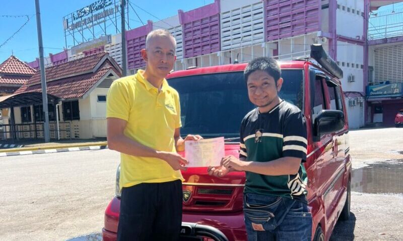 “Selamat jalan Proton Juara ku” – Stesen TV belum bayar RM18k, Amir Raja Lawak terpaksa jual kereta “Selamat jalan Proton Juara ku” – Stesen TV belum bayar RM18k, Amir Raja Lawak terpaksa jual kereta